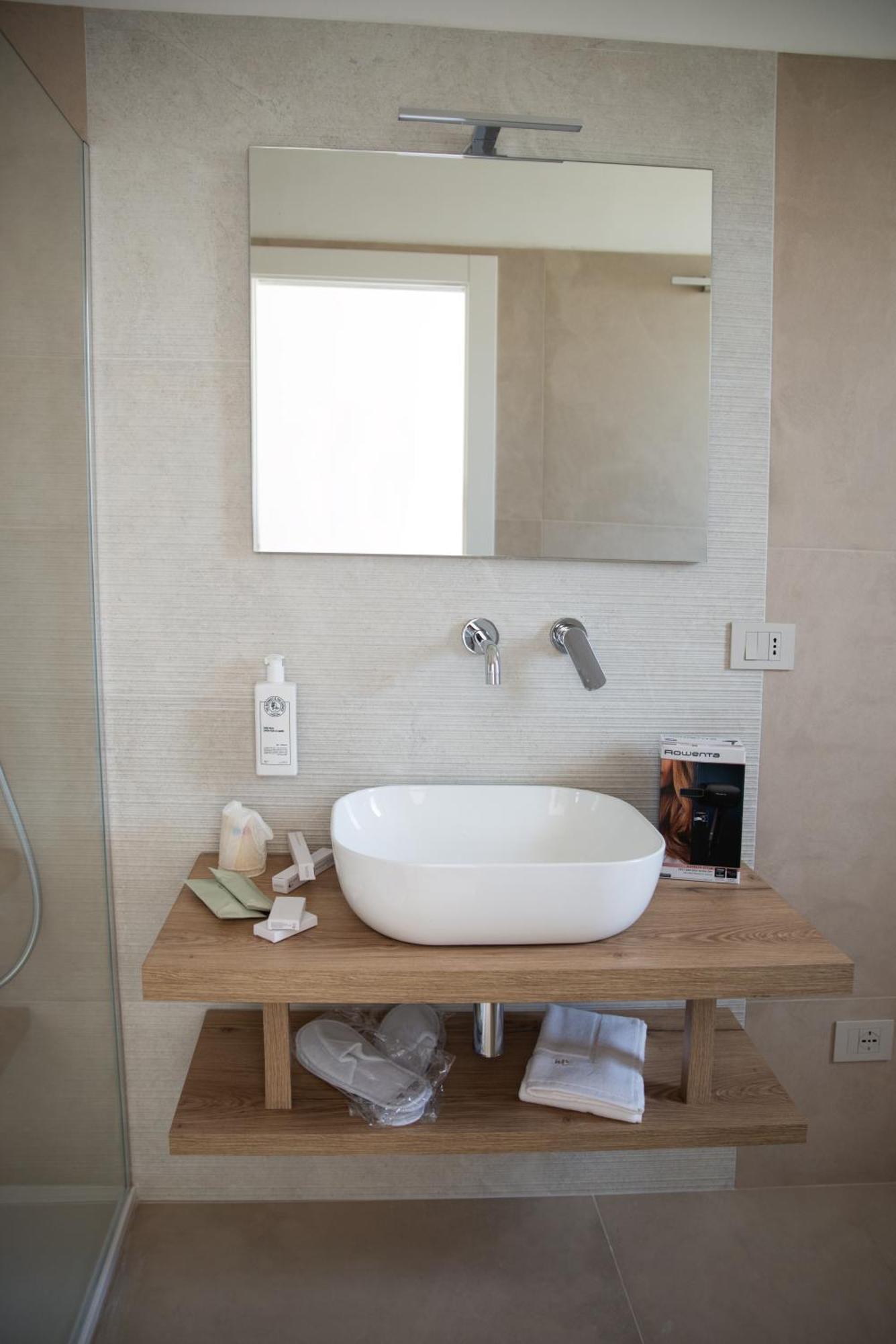 Montedarena Hotel Пулзано Екстериор снимка